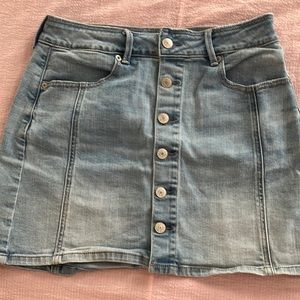 American Eagle high-waisted A-line button down light wash denim skirt Size 6